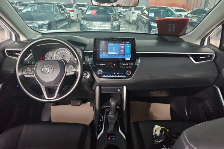 Used Toyota Corolla Cross 2022 2.0L Luxury Edition Center Console