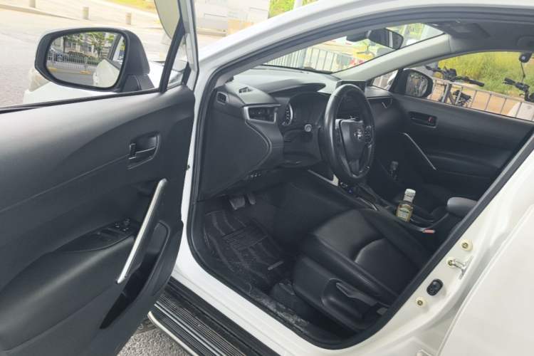 Used Toyota Corolla Cross 2022 2.0L Pioneer Edition Driver Seat