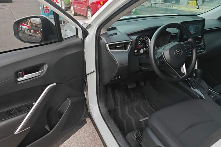 Used Toyota Corolla Cross 2022 2.0L Luxury Edition Driver Seat