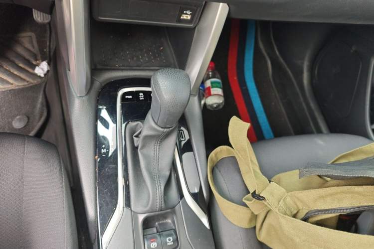 Used Toyota Corolla Cross 2022 2.0L Elite Edition Gear Lever