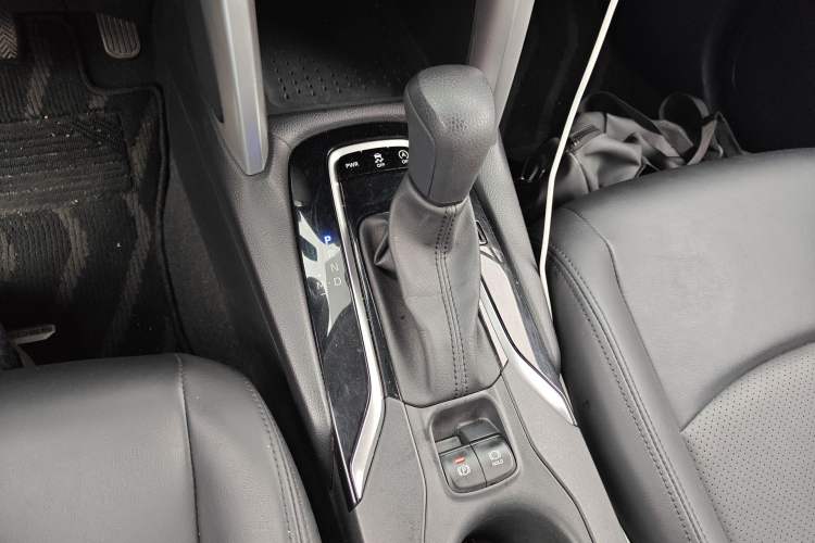 Used Toyota Corolla Cross 2022 2.0L Pioneer Edition Gear Lever