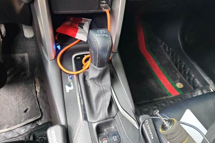 Used Toyota Corolla Cross 2022 2.0L Elite Edition Gear Lever