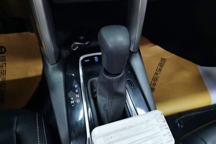 Used Toyota Corolla Cross 2022 2.0L Elite Edition Gear Lever