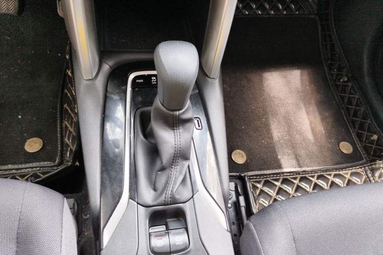Used Toyota Corolla Cross 2022 2.0L Elite Edition Gear Lever