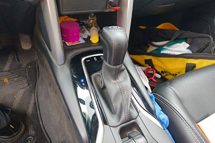Used Toyota Corolla Cross 2022 2.0L Elite Edition Gear Lever