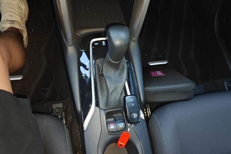 Used Toyota Corolla Cross 2022 2.0L Luxury Edition Gear Lever