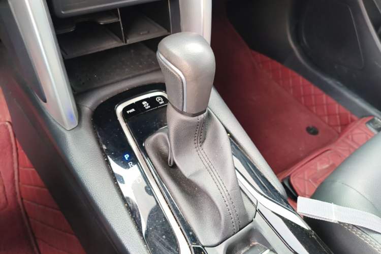 Used Toyota Corolla Cross 2022 2.0L Deluxe Edition Gear Lever