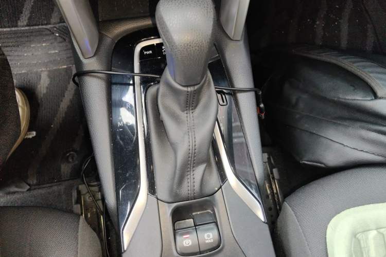 Used Toyota Corolla Cross 2022 2.0L Elite Edition Gear Lever