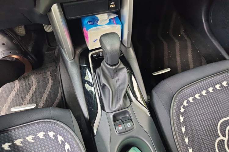 Used Toyota Corolla Cross 2022 2.0L Elite Edition Gear Lever
