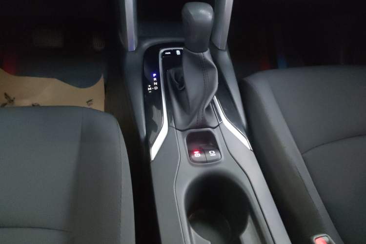 Used Toyota Corolla Cross 2022 2.0L Elite Edition Gear Lever