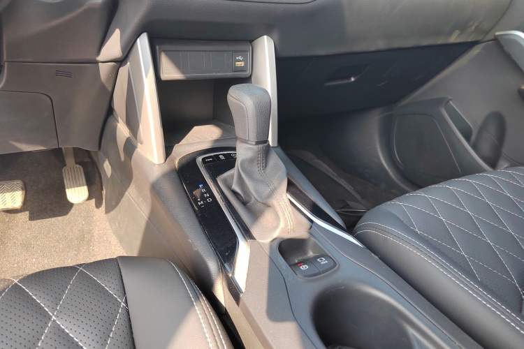 Used Toyota Corolla Cross 2022 2.0L Luxury Edition Gear Lever