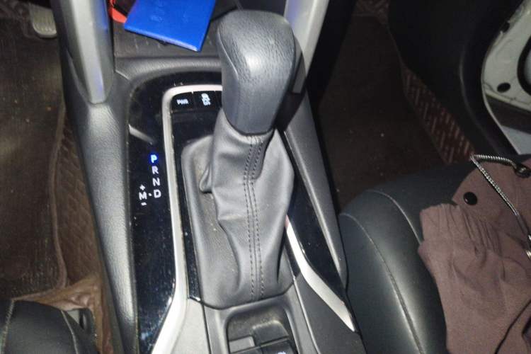 Used Toyota Corolla Cross 2022 2.0L Pioneer Edition Gear Lever