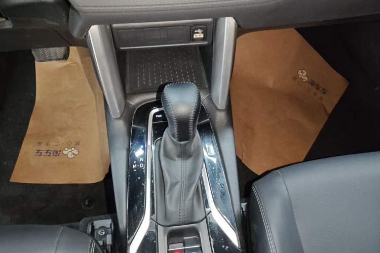 Used Toyota Corolla Cross 2022 2.0L Deluxe Edition Gear Lever