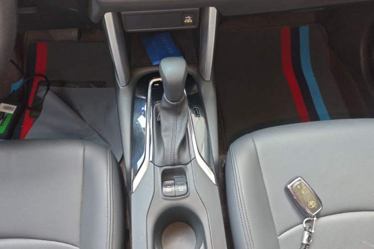 Used Toyota Corolla Cross 2022 2.0L Luxury Edition Gear Lever