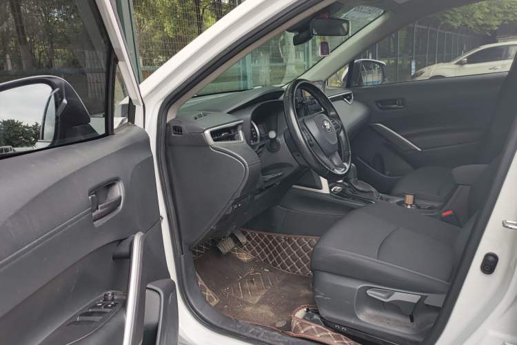 Used Toyota Corolla Cross 2022 2.0L Pioneer Edition Interior 1