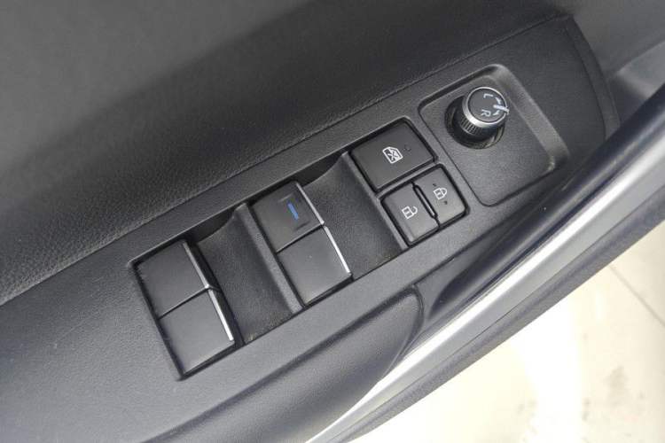 Used Toyota Corolla Cross 2022 2.0L Deluxe Edition Interior 10