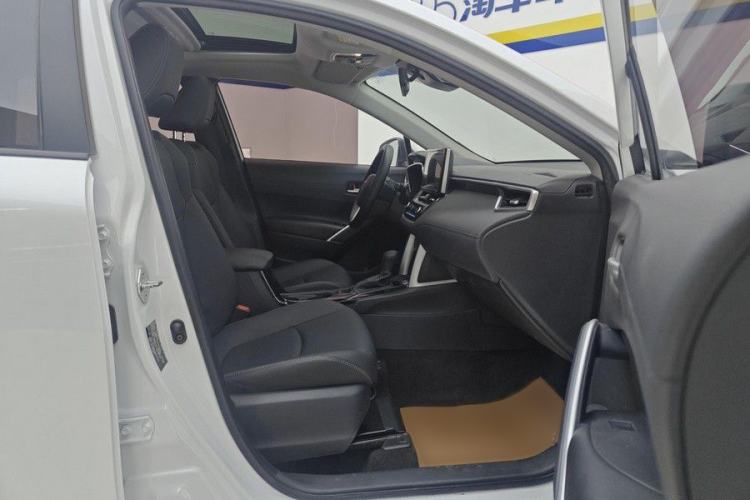 Used Toyota Corolla Cross 2022 2.0L Deluxe Edition Interior 11