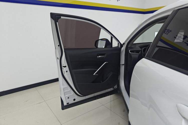 Used Toyota Corolla Cross 2022 2.0L Deluxe Edition Interior 12