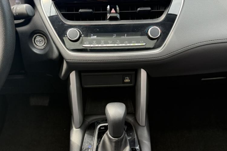 Used Toyota Corolla Cross 2022 2.0L Elite Edition Interior 3