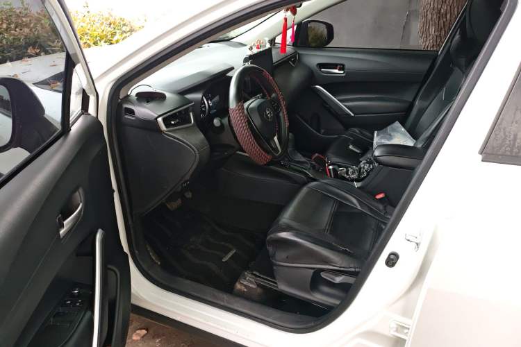 Used Toyota Corolla Cross 2022 2.0L Luxury Edition Interior 3