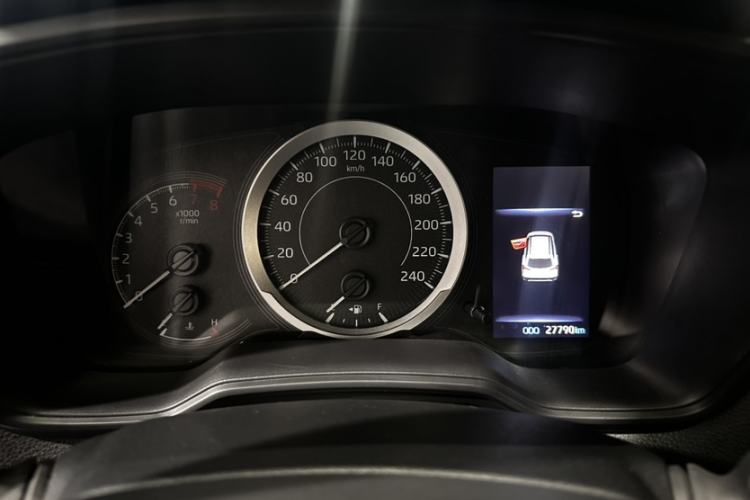 Used Toyota Corolla Cross 2022 2.0L Luxury Edition Interior 4