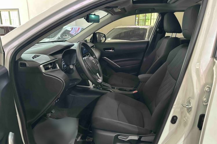 Used Toyota Corolla Cross 2022 2.0L Luxury Edition Interior 6