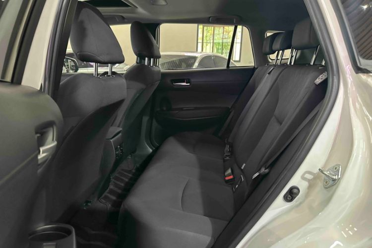 Used Toyota Corolla Cross 2022 2.0L Luxury Edition Interior 7