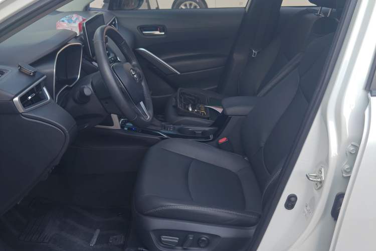 Used Toyota Corolla Cross 2022 2.0L Deluxe Edition Left Front Seat