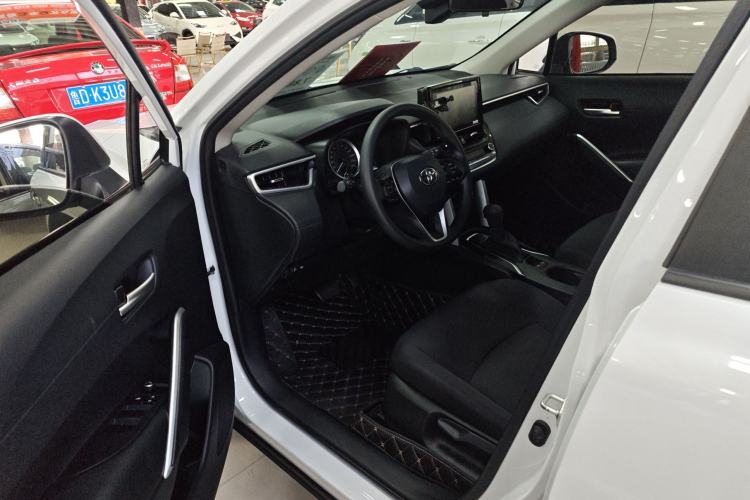 Used Toyota Corolla Cross 2022 2.0L Luxury Edition Left Front Seat