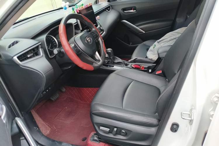 Used Toyota Corolla Cross 2022 2.0L Deluxe Edition Left Front Seat