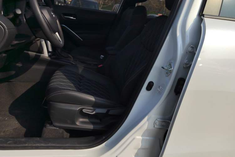 Used Toyota Corolla Cross 2022 2.0L Luxury Edition Left Front Seat