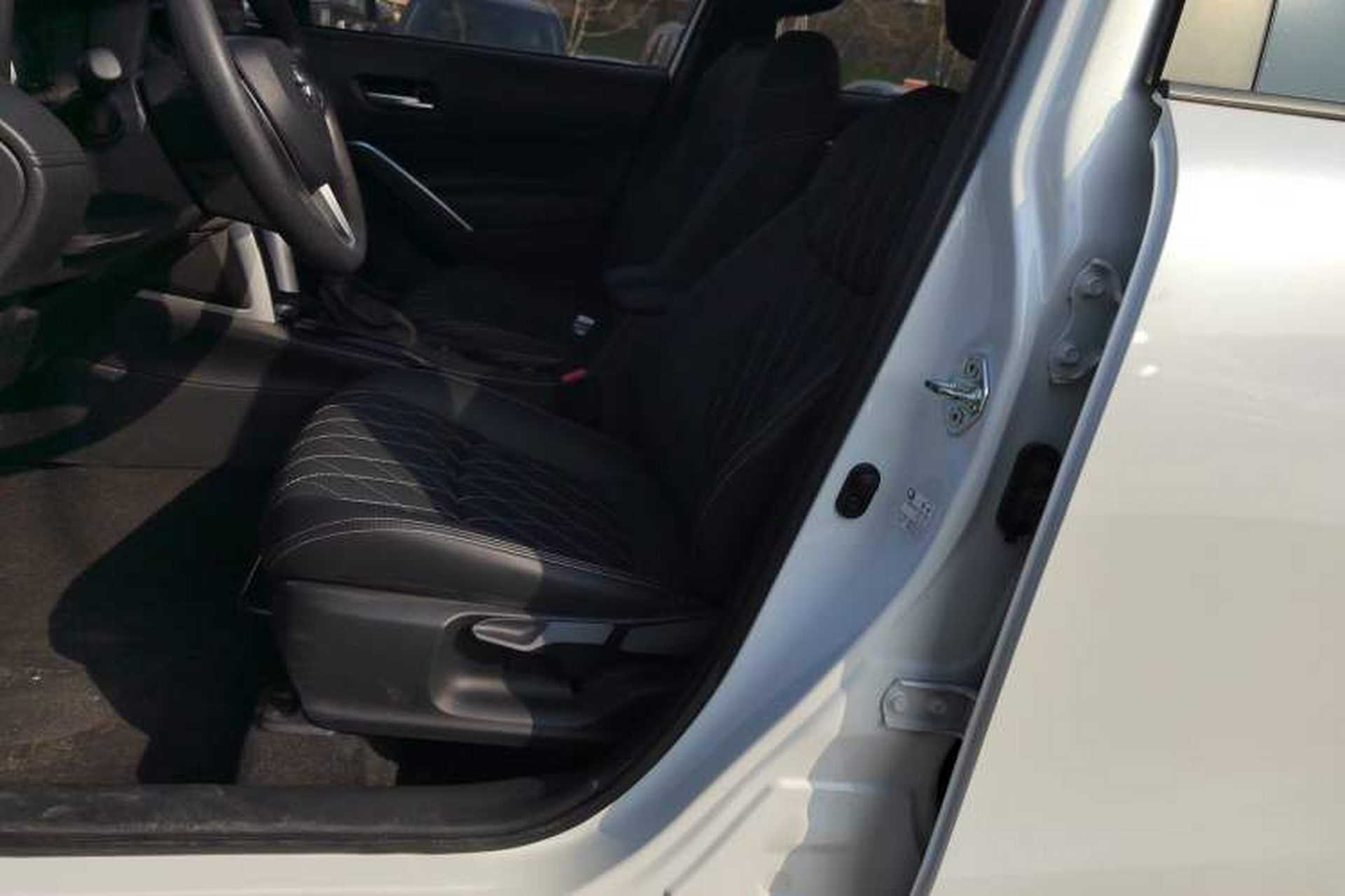 Used Toyota Corolla Cross 2022 2.0L Luxury Edition Left Front Seat