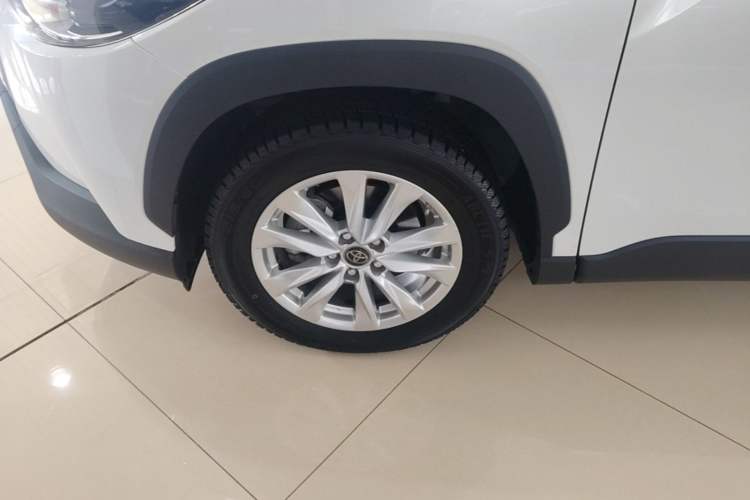 Used Toyota Corolla Cross 2022 2.0L Luxury Edition Left Front Wheel Hub