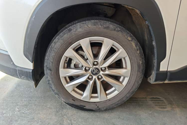 Used Toyota Corolla Cross 2022 2.0L Deluxe Edition Left Front Wheel Hub
