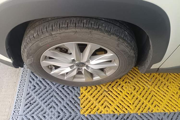 Used Toyota Corolla Cross 2022 2.0L Pioneer Edition Left Front Wheel Hub