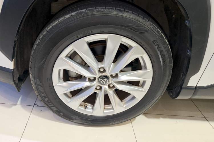 Used Toyota Corolla Cross 2022 2.0L Elite Edition Left Front Wheel Hub