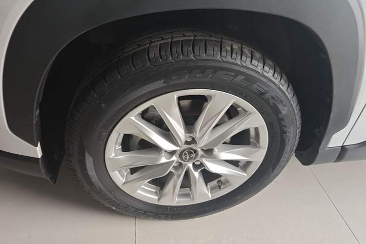 Used Toyota Corolla Cross 2022 2.0L Luxury Edition Left Front Wheel Hub
