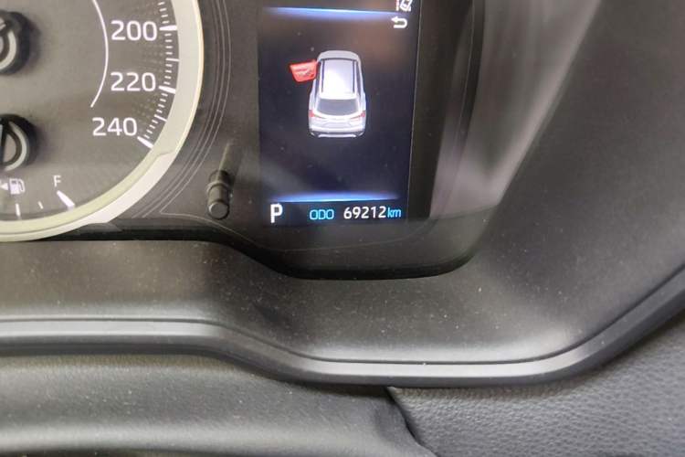 Used Toyota Corolla Cross 2022 2.0L Elite Edition Odometer Close Up
