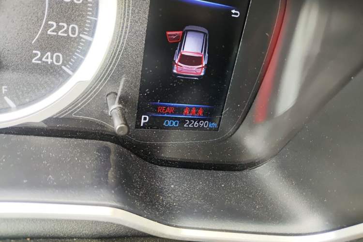 Used Toyota Corolla Cross 2022 2.0L Deluxe Edition Odometer Close Up