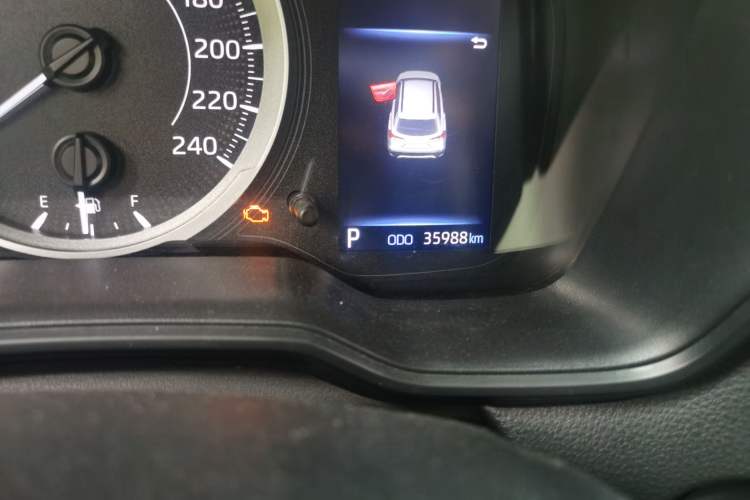 Used Toyota Corolla Cross 2022 2.0L Pioneer Edition Odometer Close Up