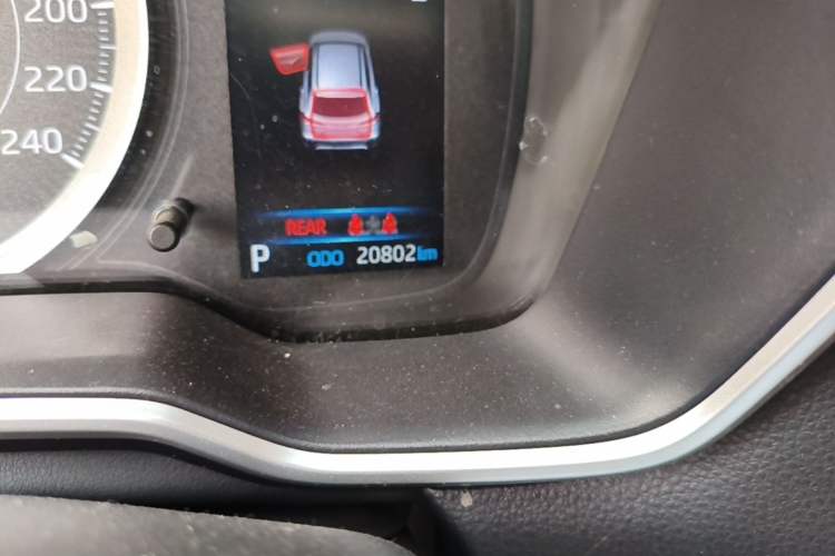 Used Toyota Corolla Cross 2022 2.0L Deluxe Edition Odometer Close Up