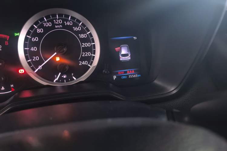 Used Toyota Corolla Cross 2022 2.0L Elite Edition Odometer Close Up