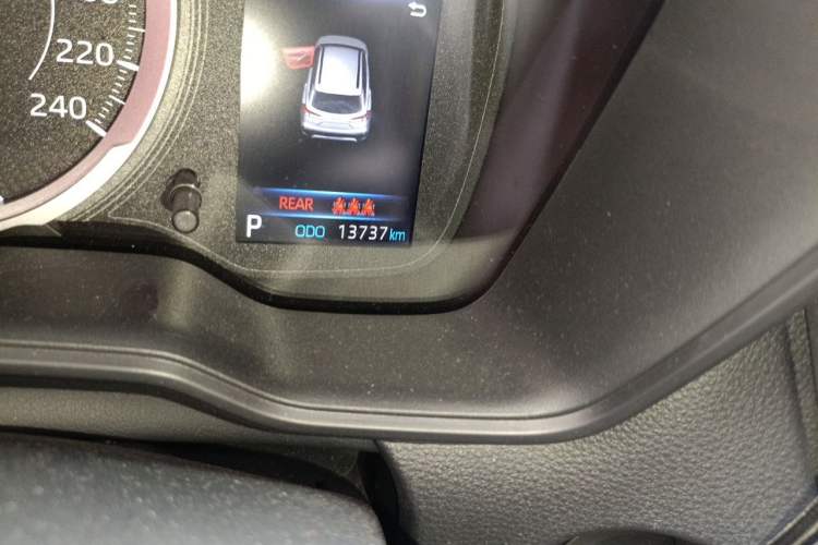 Used Toyota Corolla Cross 2022 2.0L Pioneer Edition Odometer Close Up