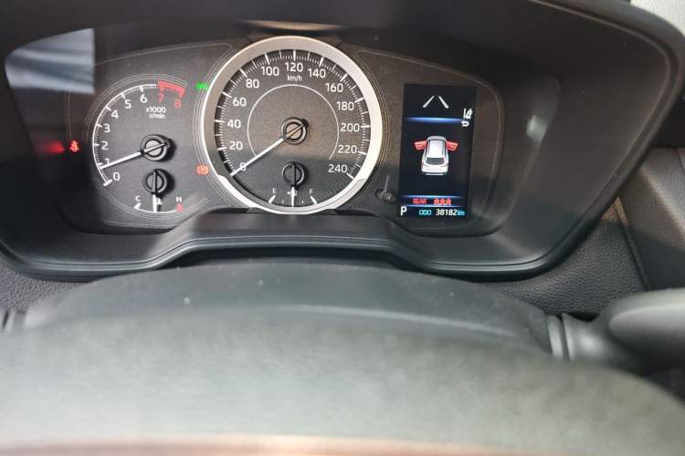 Used Toyota Corolla Cross 2022 2.0L Pioneer Edition Odometer Close Up