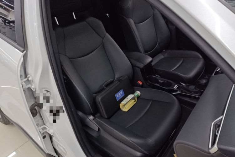 Used Toyota Corolla Cross 2022 2.0L Deluxe Edition Right Front Seat