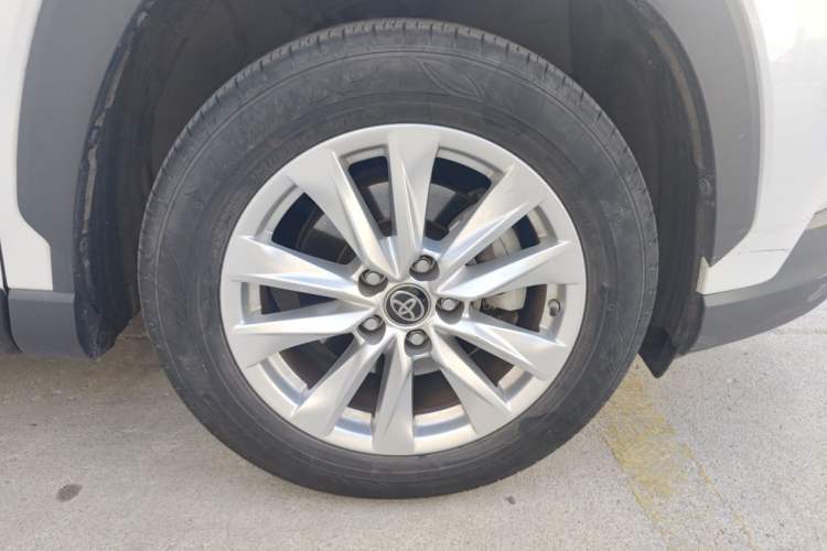 Used Toyota Corolla Cross 2022 2.0L Pioneer Edition Right Front Wheel Hub