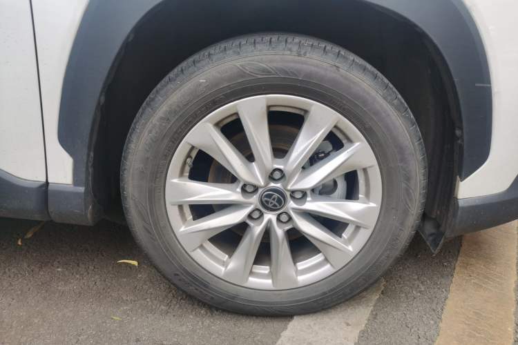 Used Toyota Corolla Cross 2022 2.0L Pioneer Edition Right Front Wheel Hub