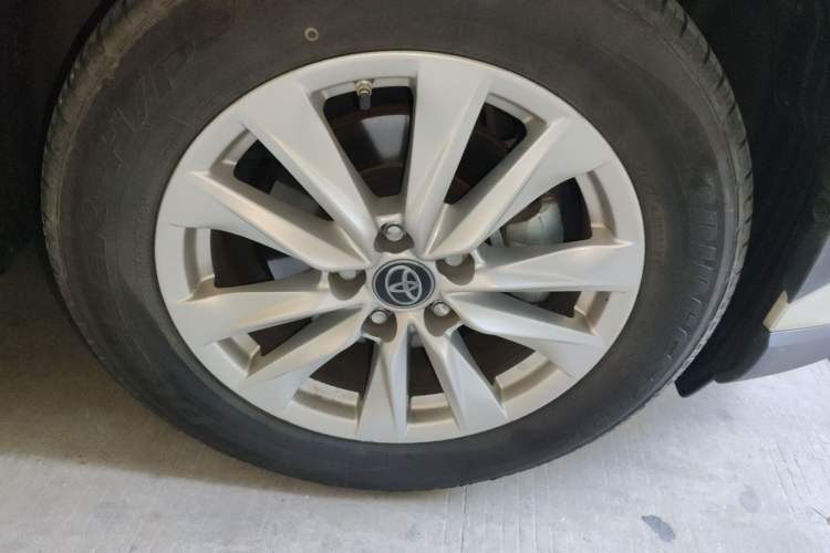 Used Toyota Corolla Cross 2022 2.0L Elite Edition Right Front Wheel Hub