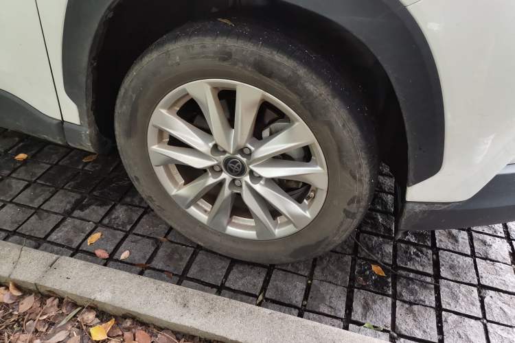 Used Toyota Corolla Cross 2022 2.0L Elite Edition Right Front Wheel Hub