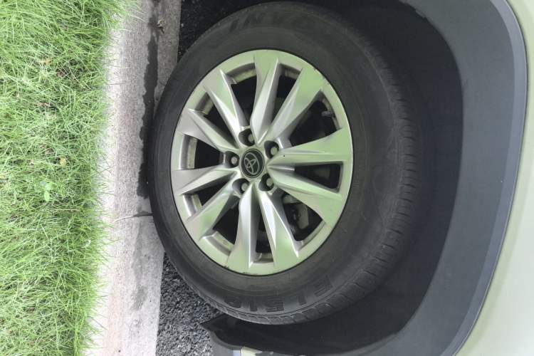 Used Toyota Corolla Cross 2022 2.0L Elite Edition Right Front Wheel Hub